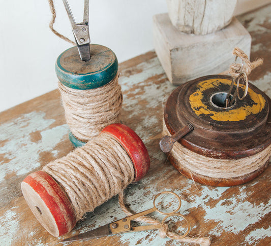 Vintage Indian Bobbin with Scissors (sml)