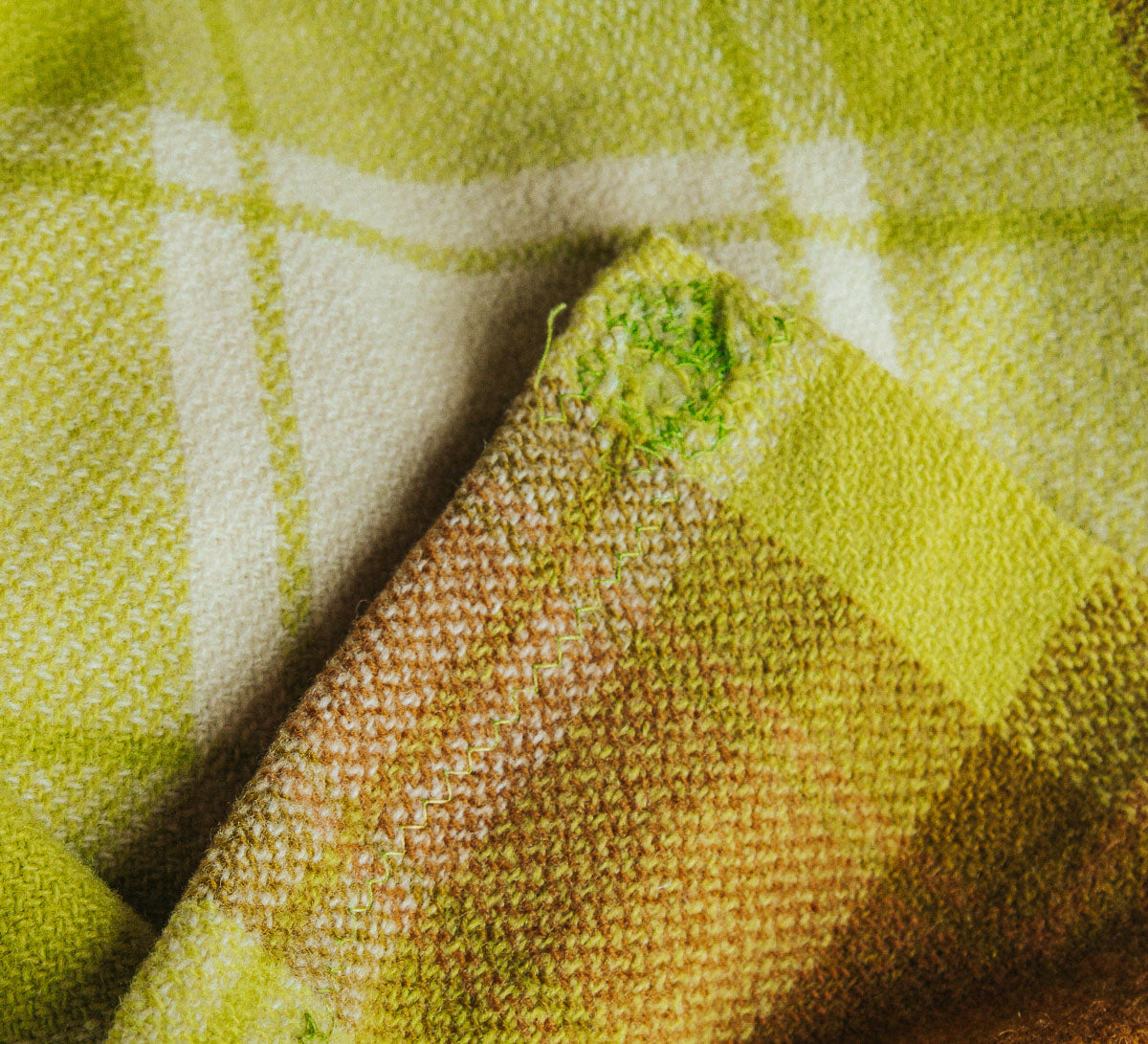 vintage retro  nz wool woollen chateau bed blanket