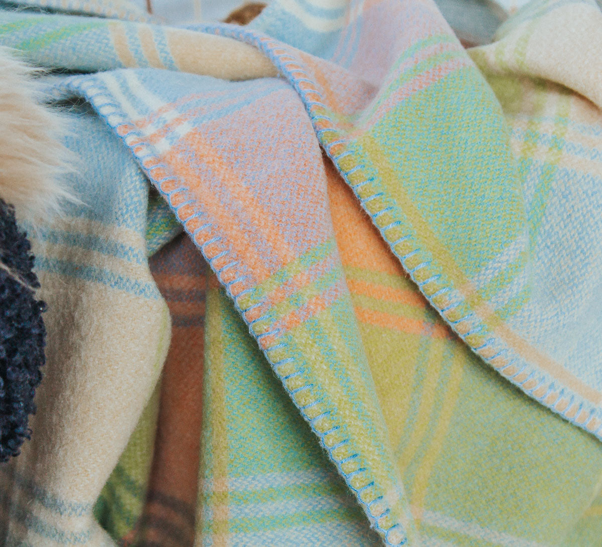 vintage retro  nz wool woollen Napier coronet bed blanket