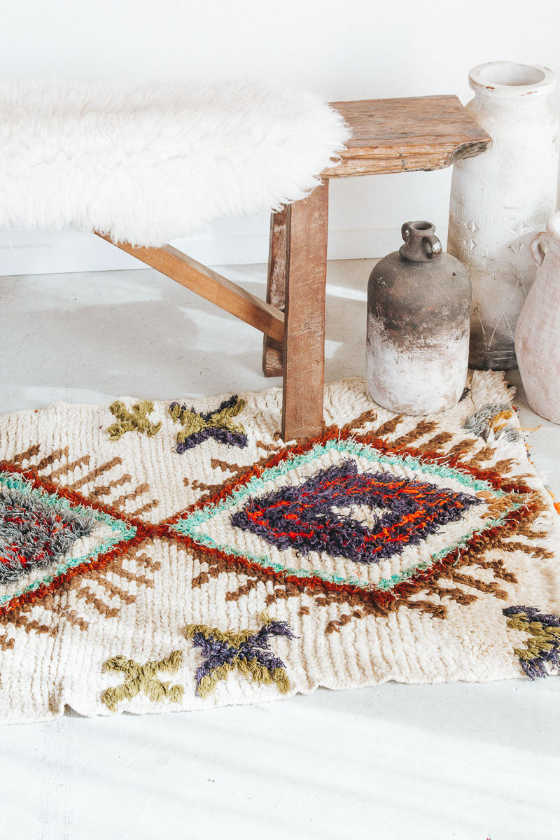 vintage moroocan rug, azilal boujaad wool rug for bathroom in peach tones and earth tones