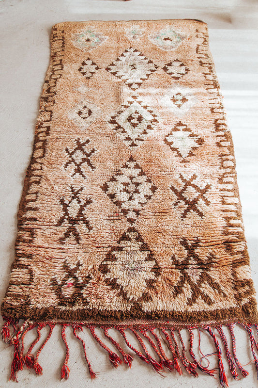 vintage moroocan rug, azilal boujaad wool rug for bathroom in peach tones and earth tones