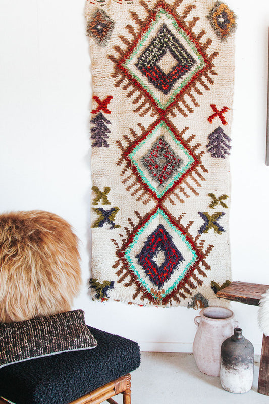 vintage moroocan rug, azilal boujaad wool rug for bathroom in peach tones and earth tones