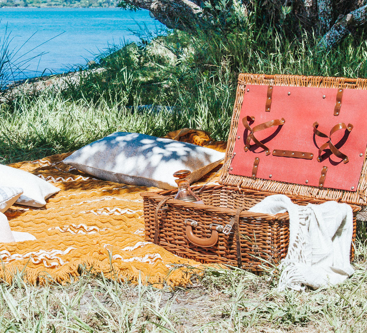 vintage retro boho picnic basket