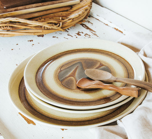 Vintage Crown Lynn Dinner Plates (2)