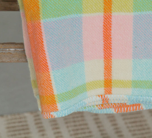 Vintage NZ 'Warma' Wool Blanket
