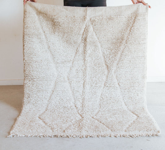 vintage boho beni ourain moroccan  wool floor rug in cream, thick wool 