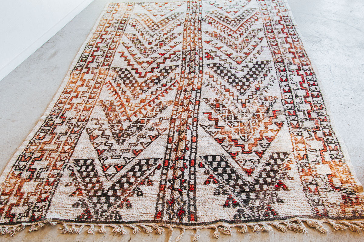 vintage boho beni ourain wool moroccan rug with triabl pattern bohzali