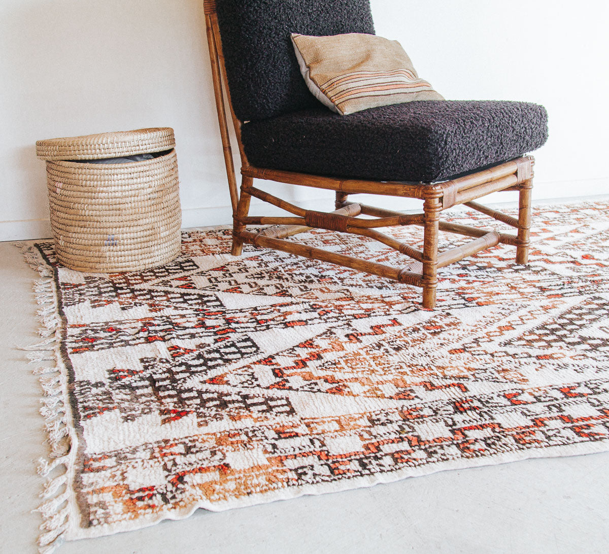 vintage boho beni ourain wool moroccan rug with triabl pattern bohzali