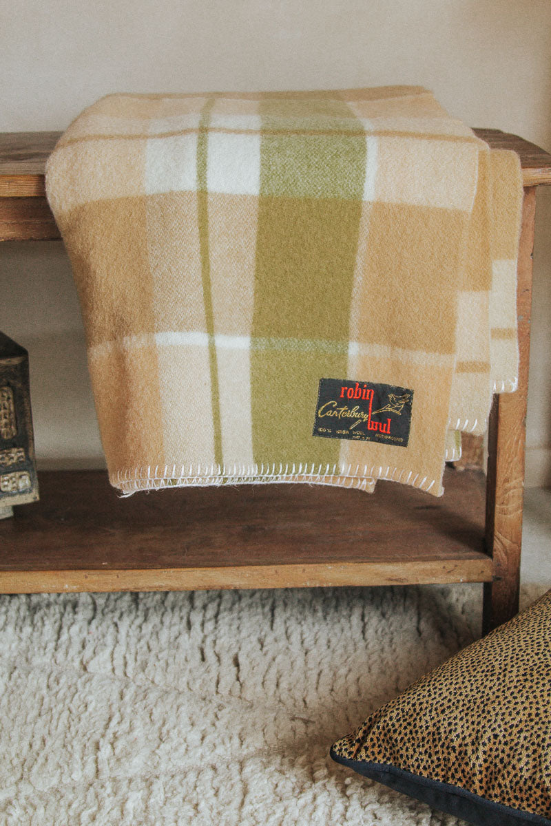 vintage retro kiwiana nz robin wul wool woollen blanket rug 