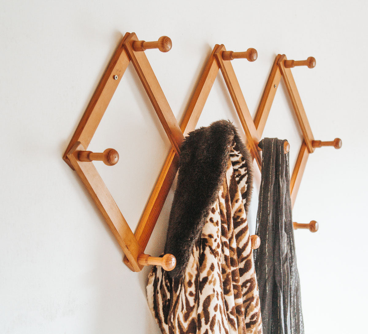 vintage boho wooden expandable peg hooks rack