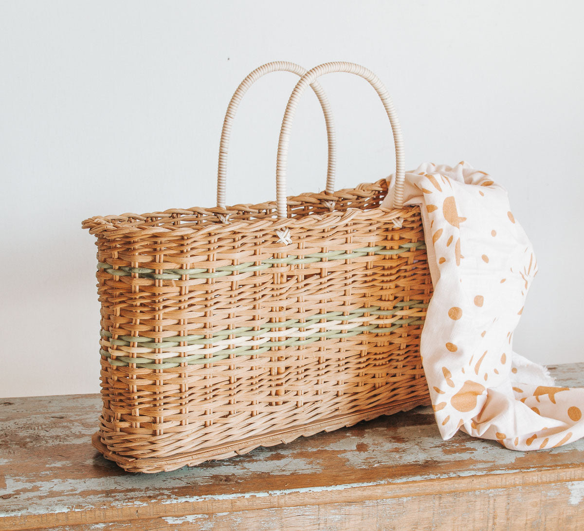 vintage cane picninc basket