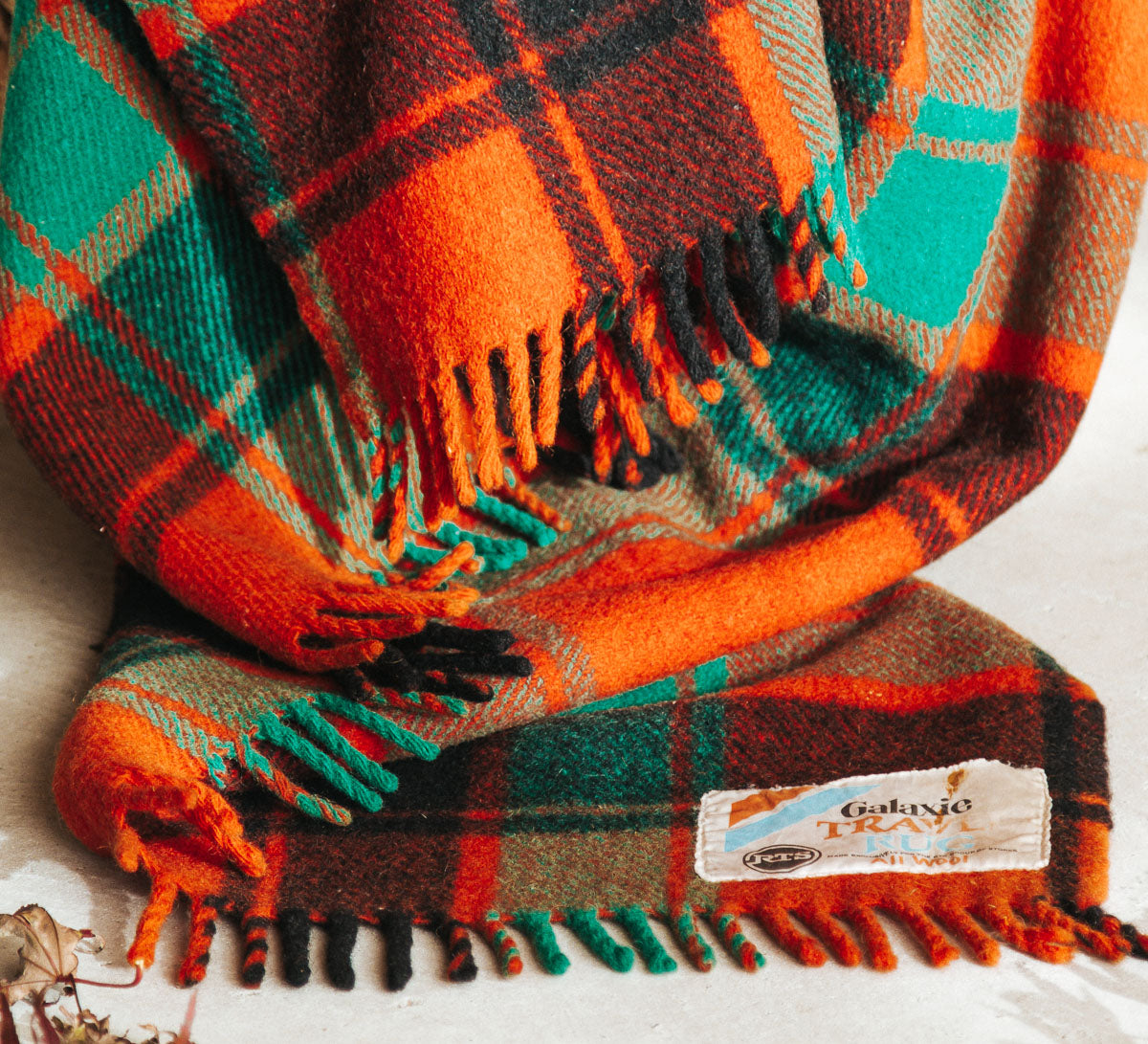 vintage retro wool travel rug made in NZ by Galaxie woollen tassled 